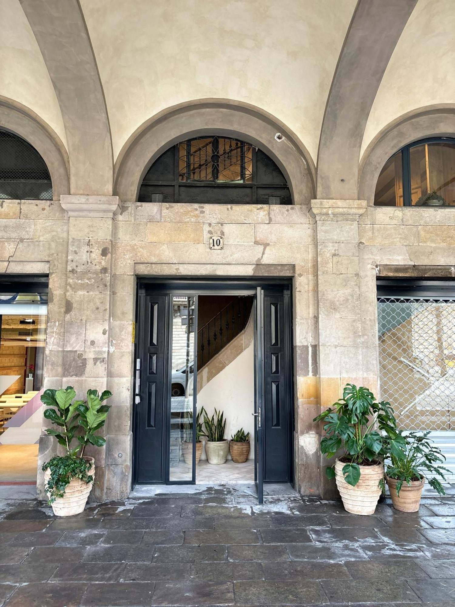 Hostal Porxos Garden Barcelona Exterior photo