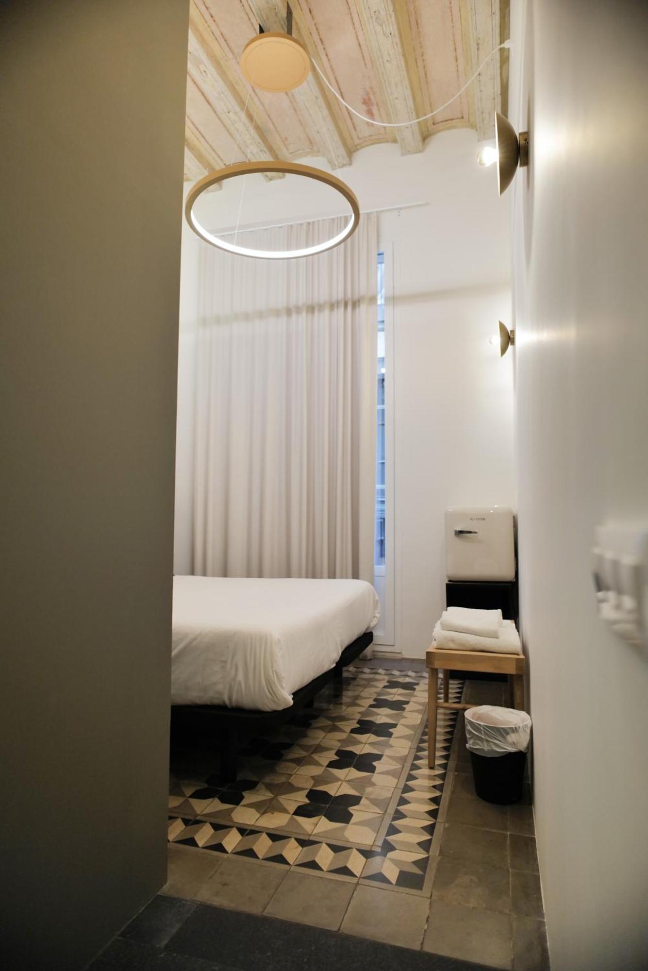 Hostal Porxos Garden Barcelona Exterior photo