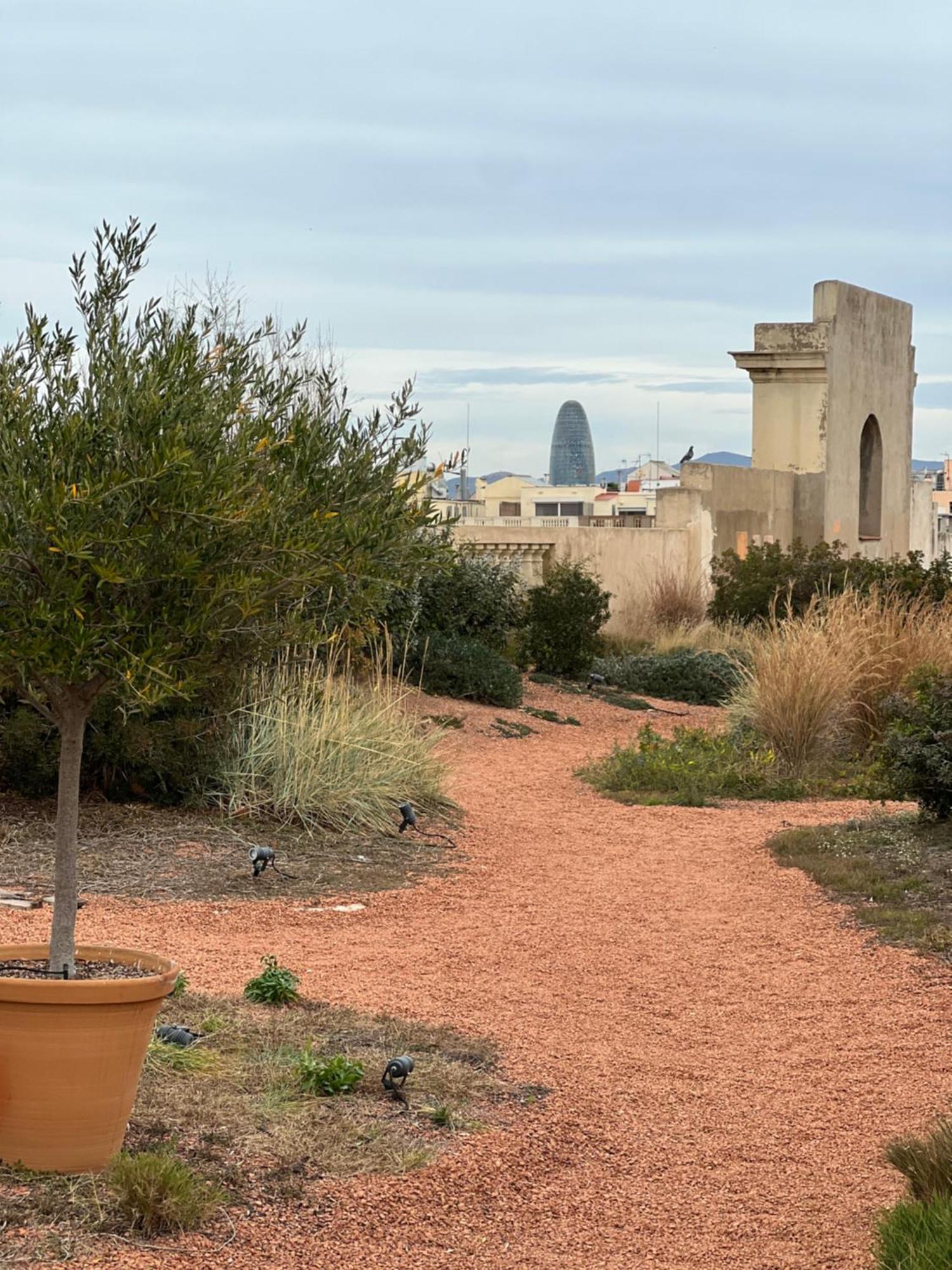 Hostal Porxos Garden Barcelona Exterior photo